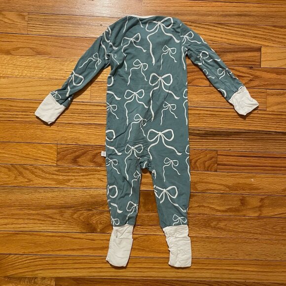 Girls 18 Month Bamboo Footie Pajamas 3-Piece Lot - Picture 5 of 7
